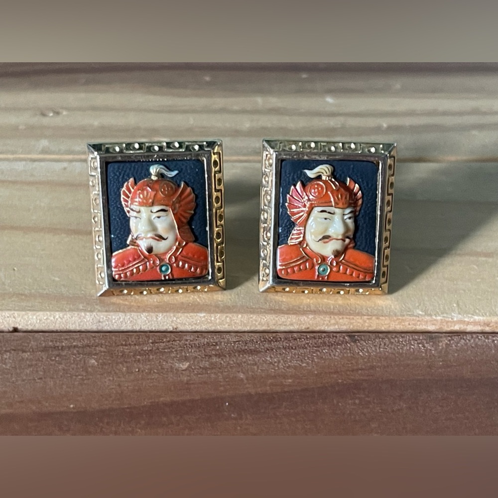 Cufflinks Genghis Khan Gold Tone 1x0.75”
